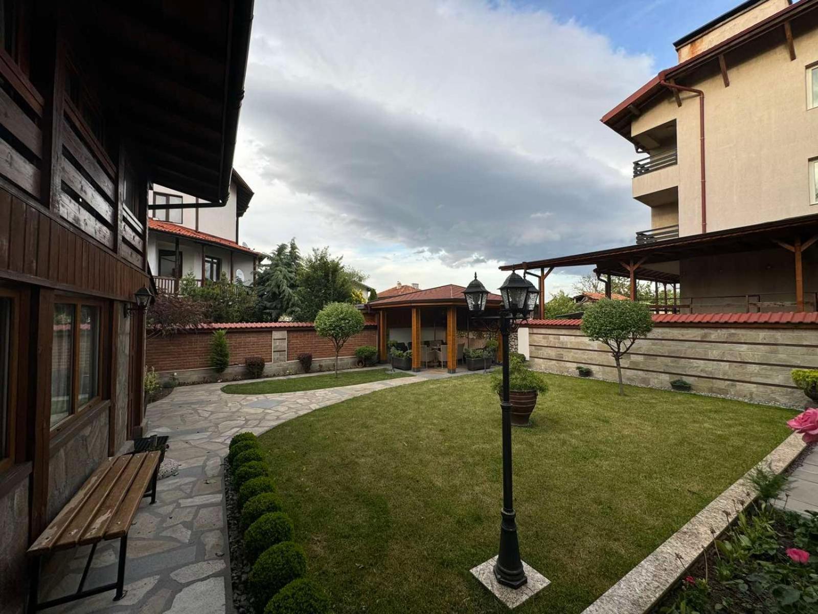 Ivan Guest house *